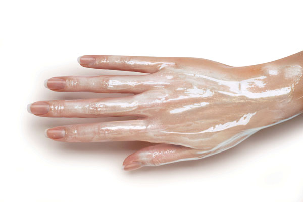 Трещины на коже рук: причины, уход | Бархатные ручки