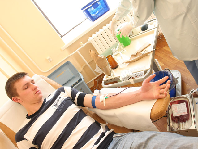 В Беларуси около 20% доноров сдают кровь безвозмездно